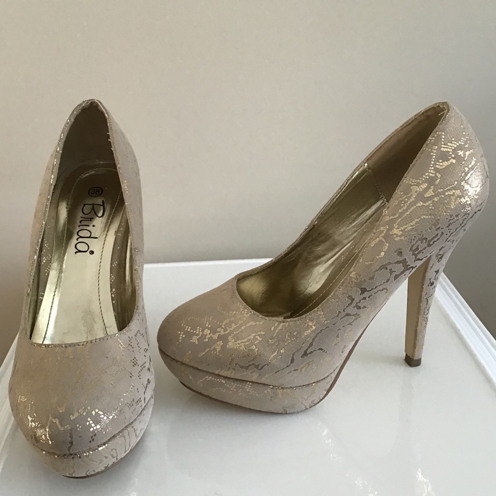 Pretty BRIDA Closed Toe Platform Heels.